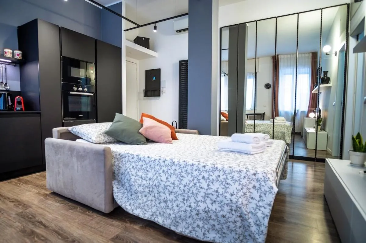 Image 1 of 10 min Linate M4 Argonne – Città Studi Stylish Flat