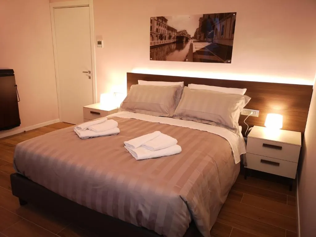 Image of 2 Navigli