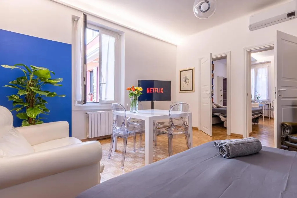 Image of 2 bedroom apartment – Chinatown