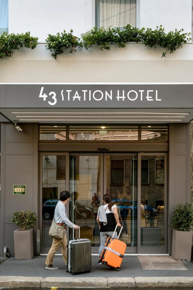 Image 4 of 43 Station Hotel