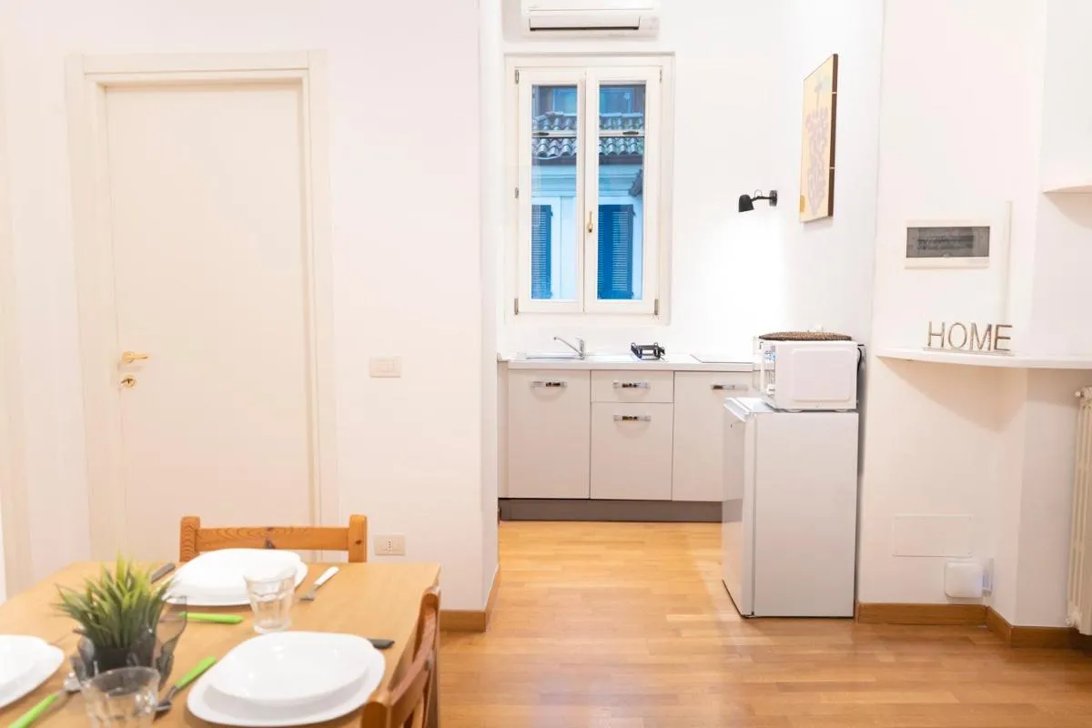 Image 2 of ARE1 • [Colonne San Lorenzo] • Large Apartment •