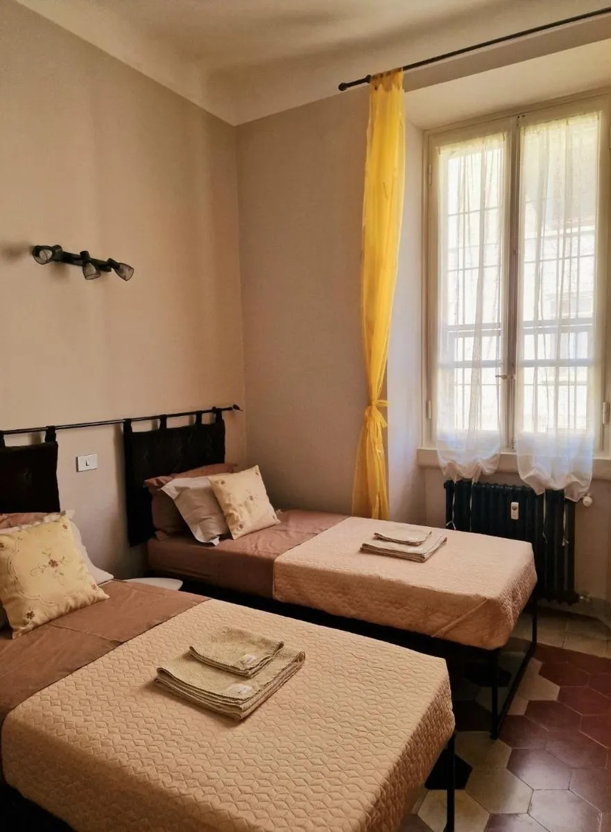 Image 1 of Ampia stanza con bagno privato e zona pranzo
