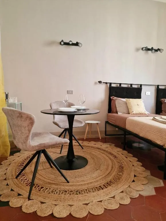 Image of Ampia stanza con bagno privato e zona pranzo