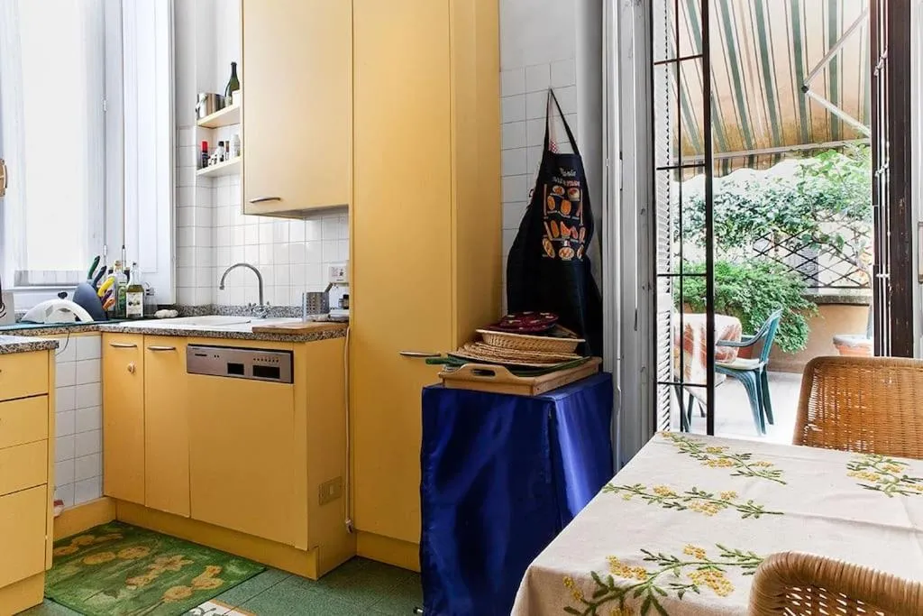 Image 2 of Apartment with terrace in central Milan