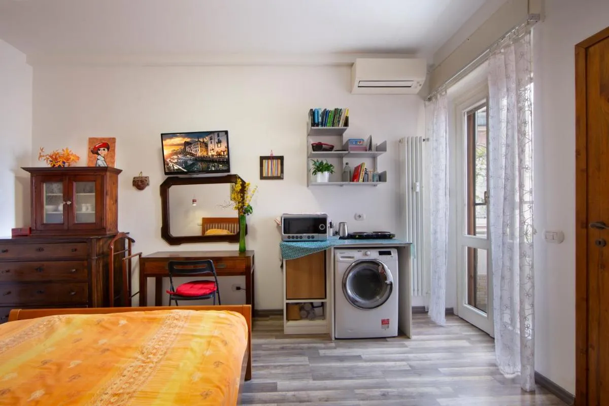 Image 4 of B&B Green Corner