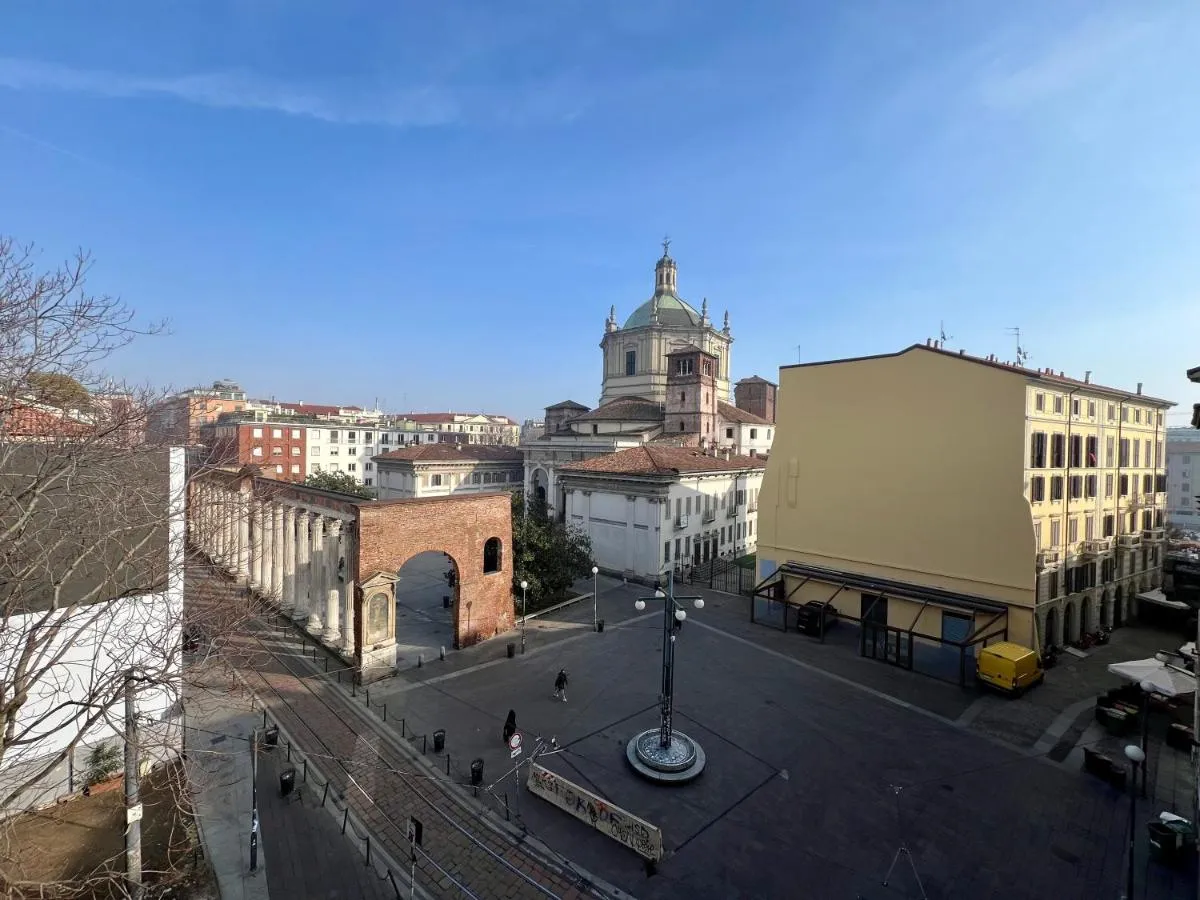 Image 1 of BIG Historical Colonne