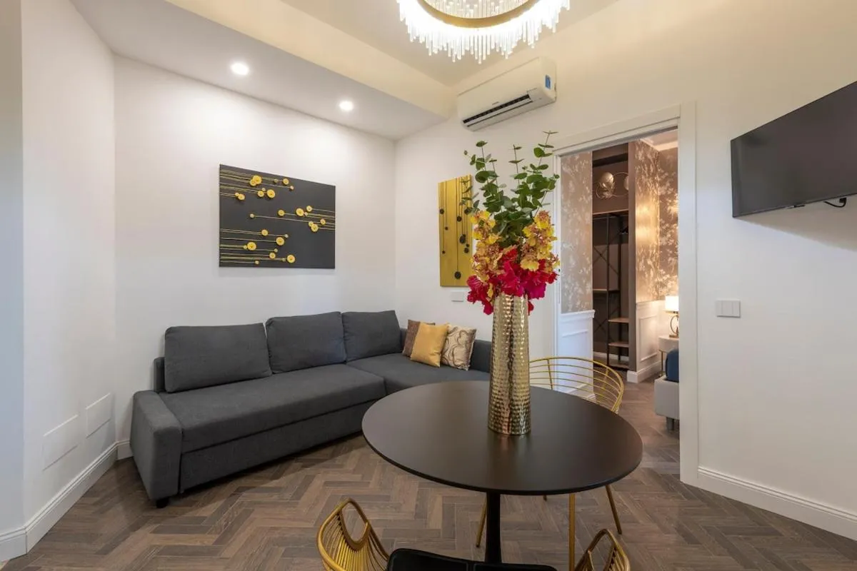 Image 1 of B Home – Diamond in the City Center