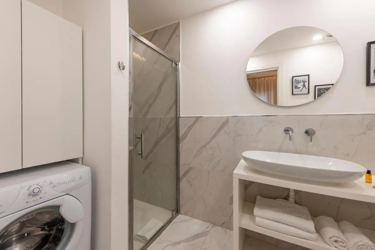 Image 3 of B Home – Diamond in the City Center