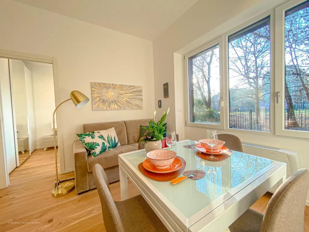 Image of Banfi Suite – park view