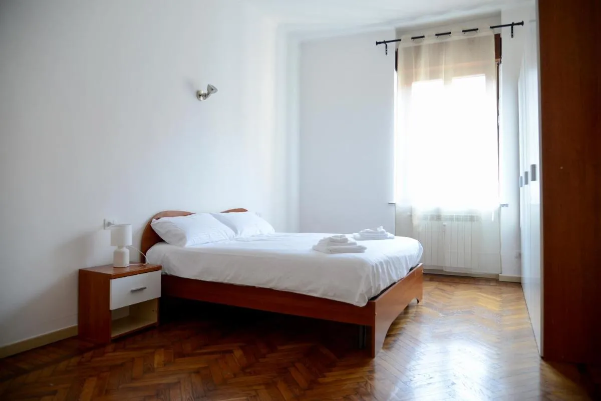 Image 3 of Big Deluxe Goldoni Duomo M4 Lin Aereoporto