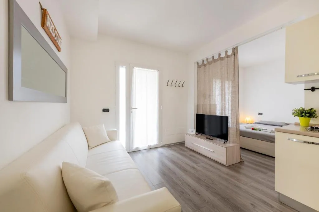 Image of BnButler – Archimede 53 – Bright Studio