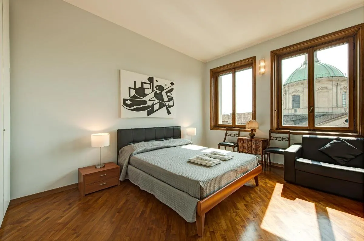 Image 1 of BnButler – Duomo Apartment – Galleria Unione