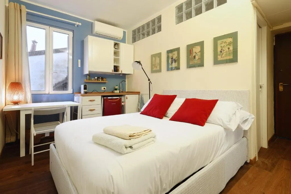 Image of Boutique Loft on Navigli; Stylish Bright