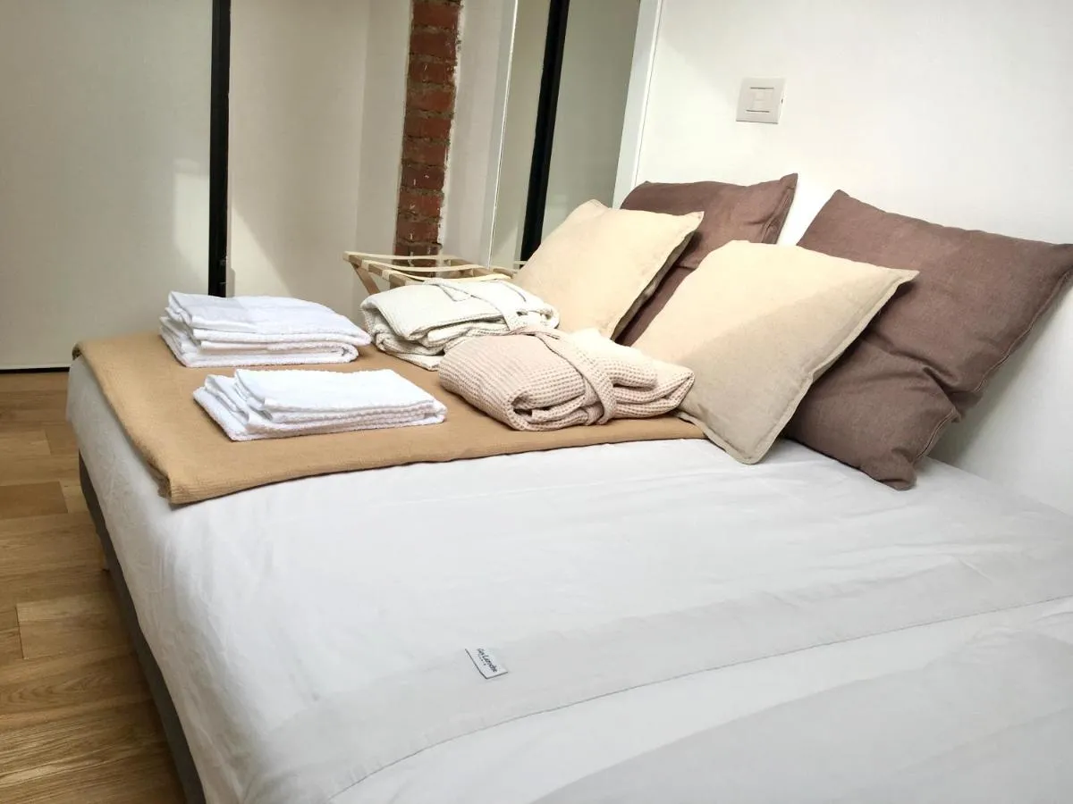 Image 5 of Bright mini studio in the heart of Milan