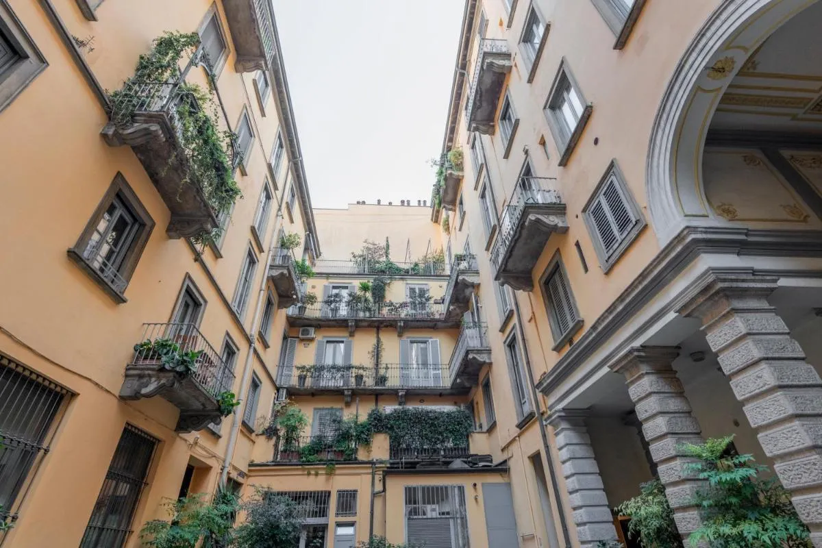 Image 2 of Bright mini studio in the heart of Milan