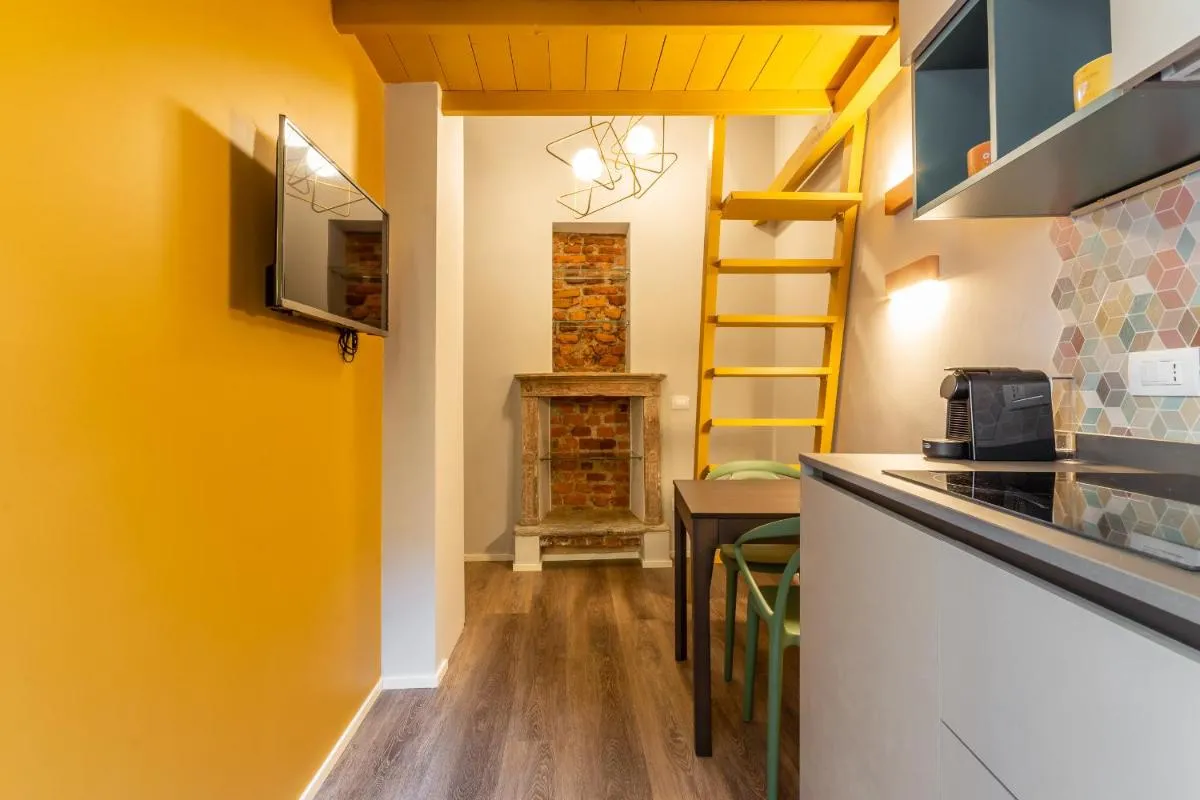 Image 3 of CASA OLFINIA – Cosy Studio Apartment on the canal