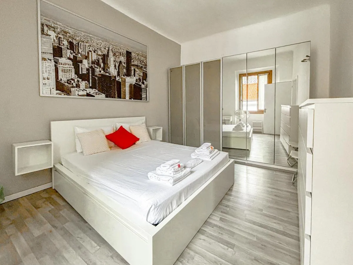 Image 1 of CF7 Duomo Suite – 3 mins walk from Duomo