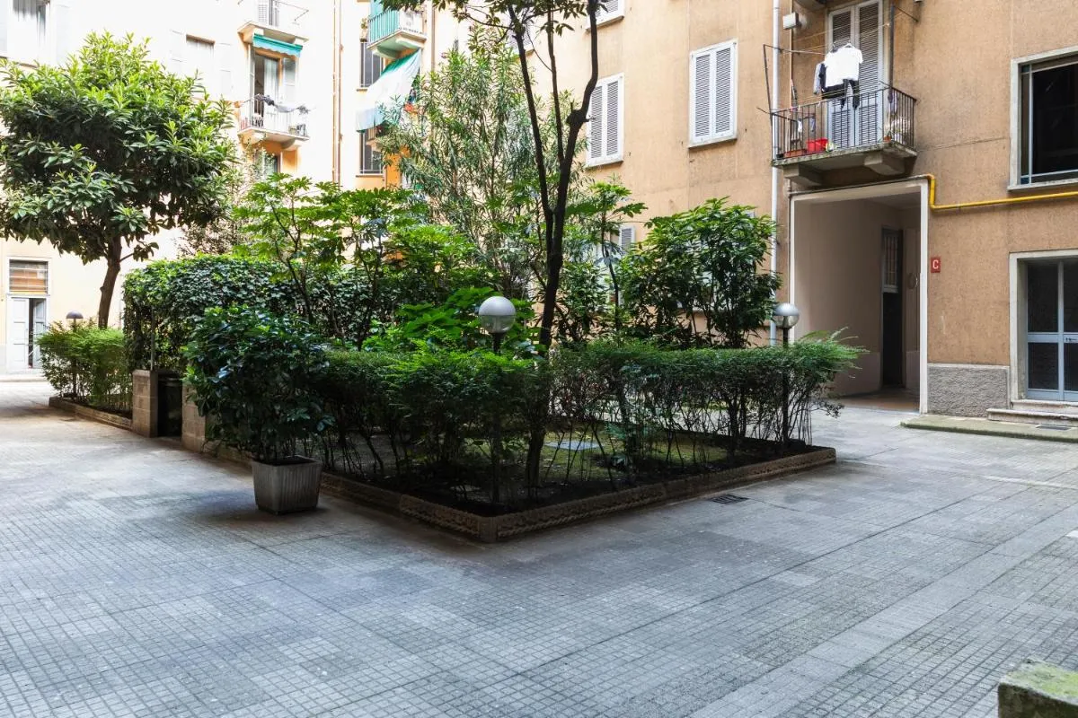 Image 4 of Casa Zara – Metro Lines