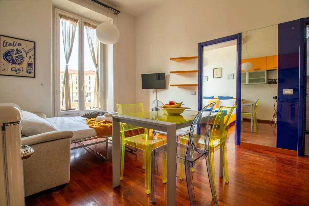Image 3 of Central Station 5 min – Double bed Caiazzo 4 guests Wifi