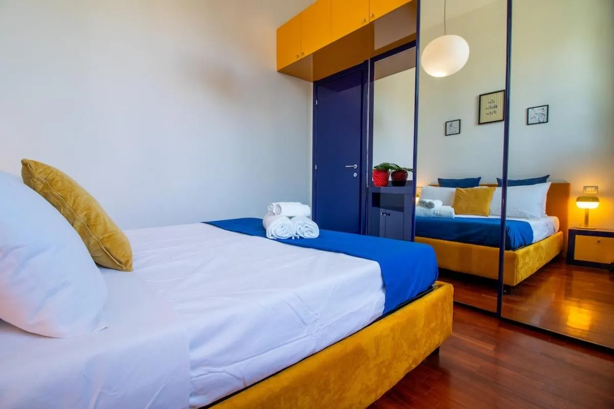 Image 6 of Central Station 5 min – Double bed Caiazzo 4 guests Wifi