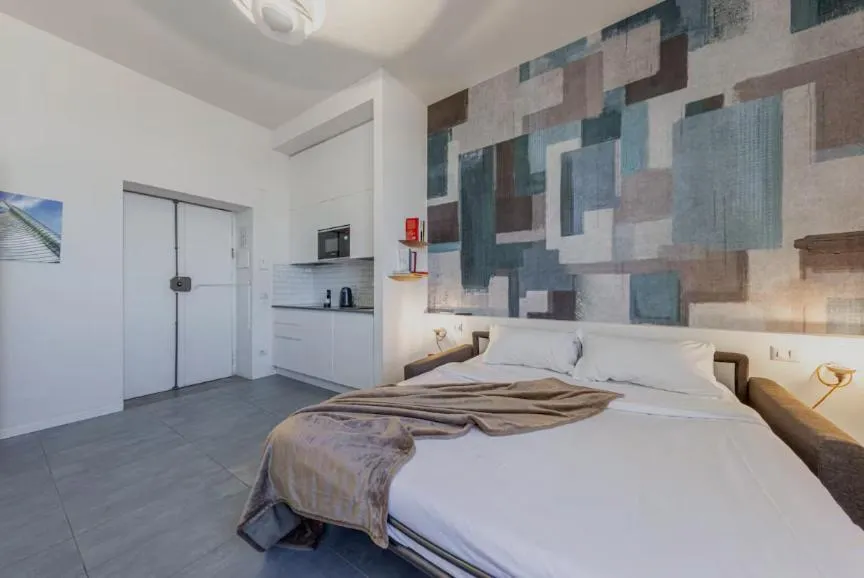 Image 5 of Central Station Design Suites – B Home