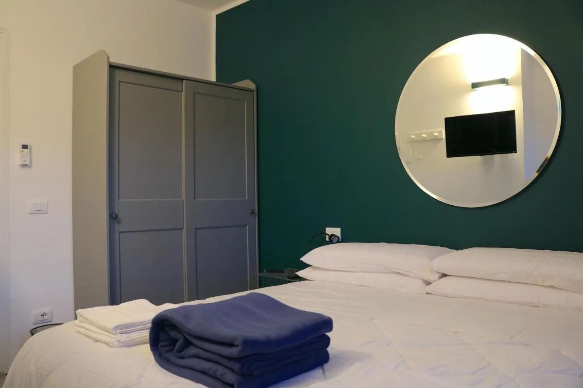 Image 4 of Central Station Milano Room – 1