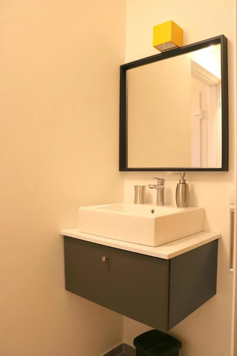 Image 6 of Central Station Milano Room – 3