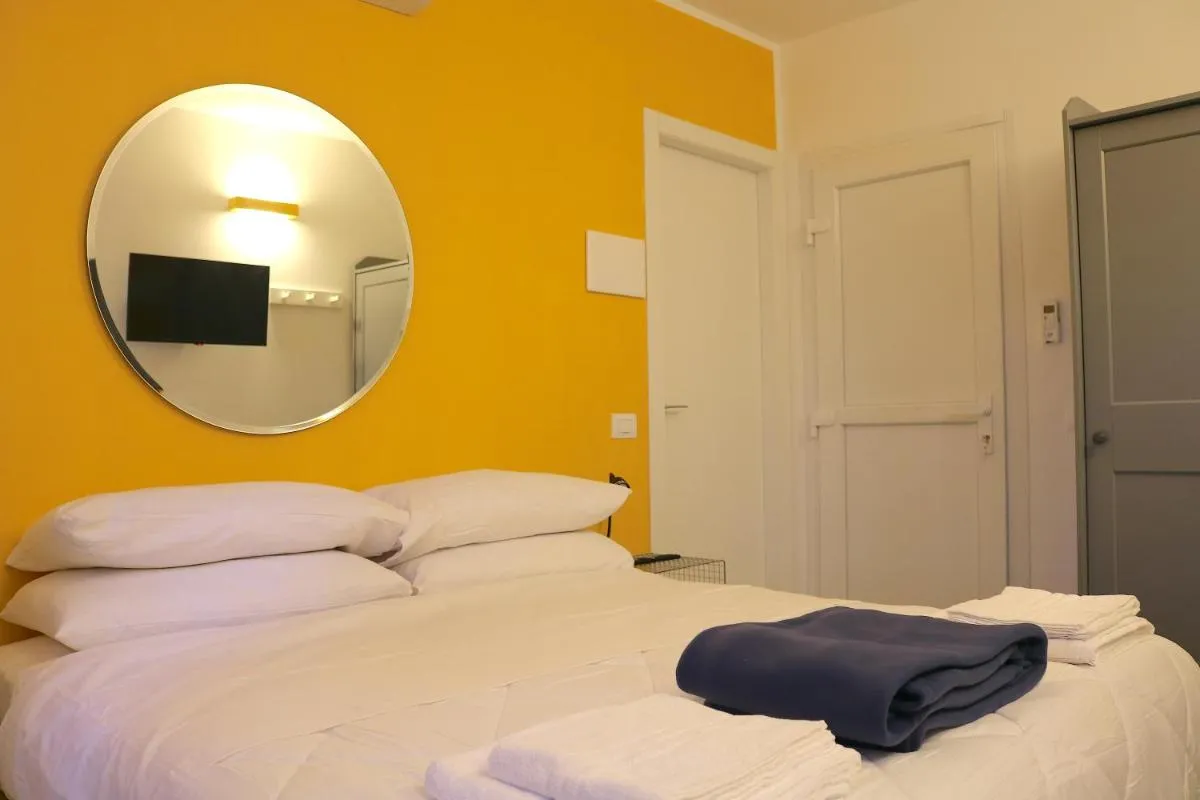 Image 5 of Central Station Milano Room – 3