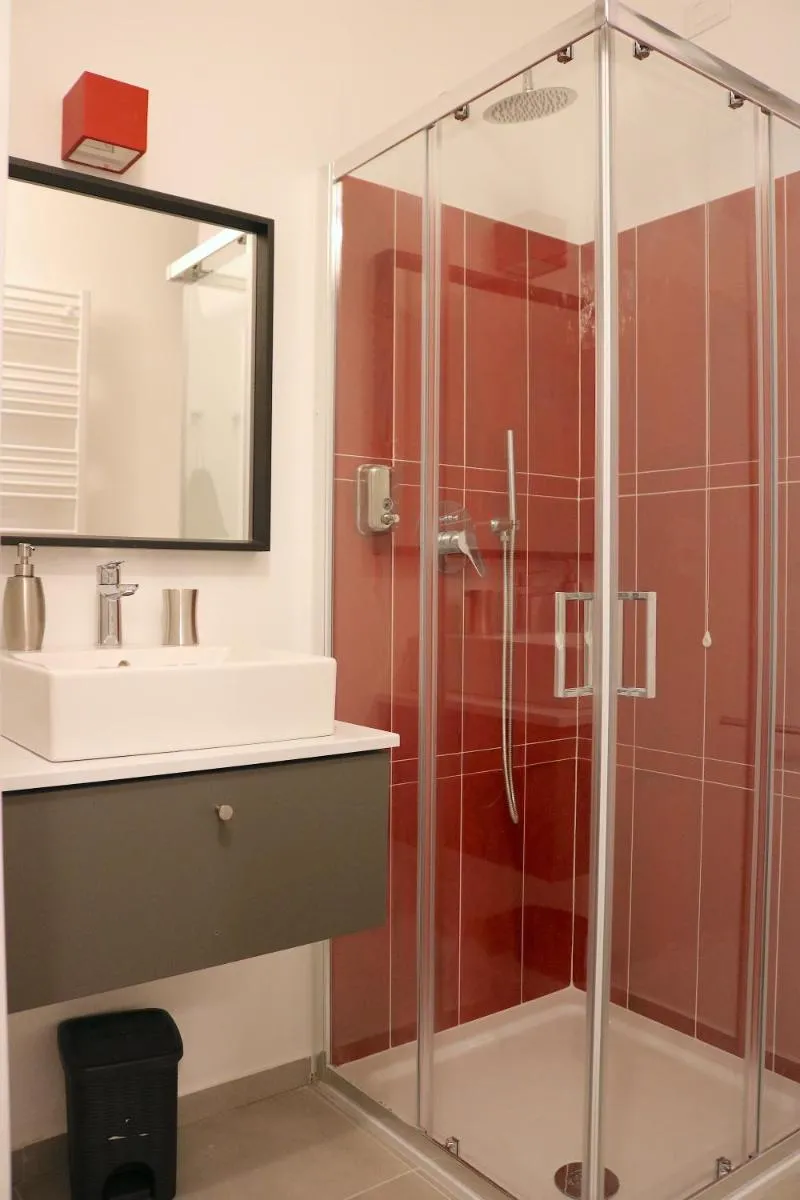Image 3 of Central Station Milano Room – 4