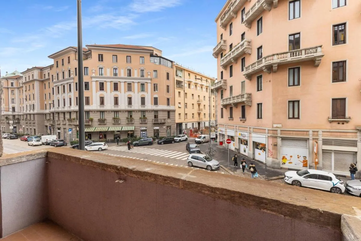 Image 5 of Centrale-Duomo 10min – Grey perl – Wi-Fi Netflix