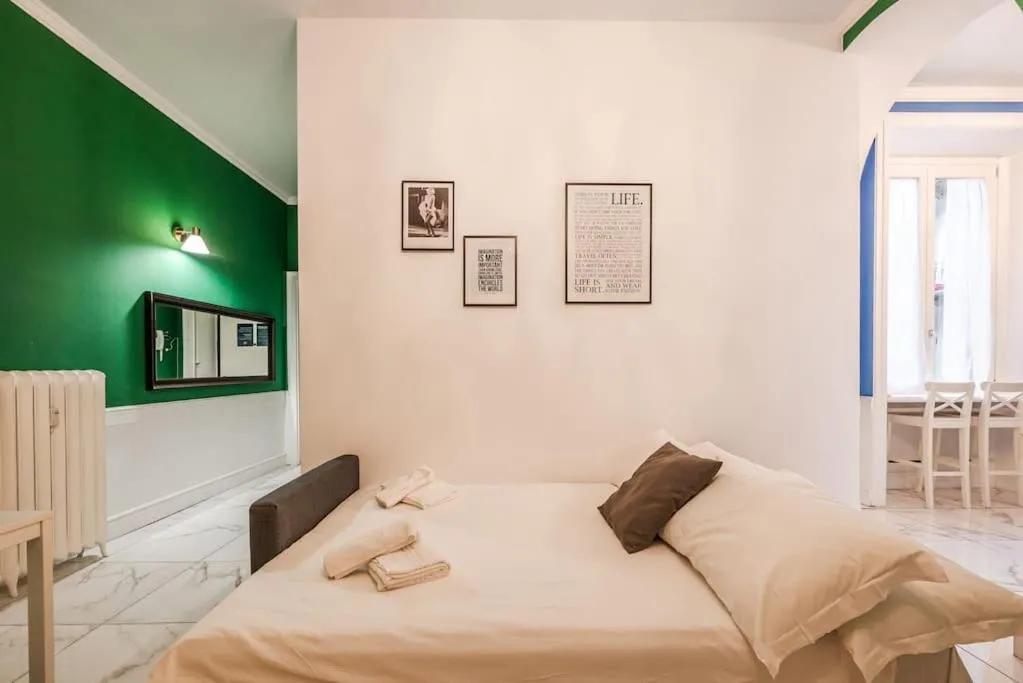 Image 1 of Centrale’s Nest – Elegant apt close to Central Station
