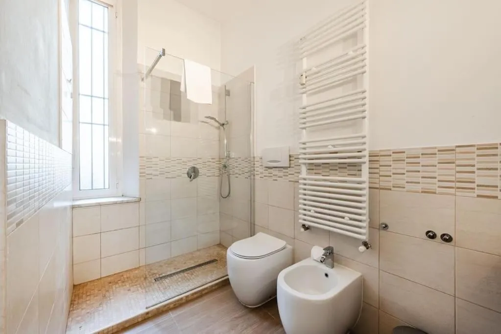 Image 6 of Centrale’s Nest – Elegant apt close to Central Station