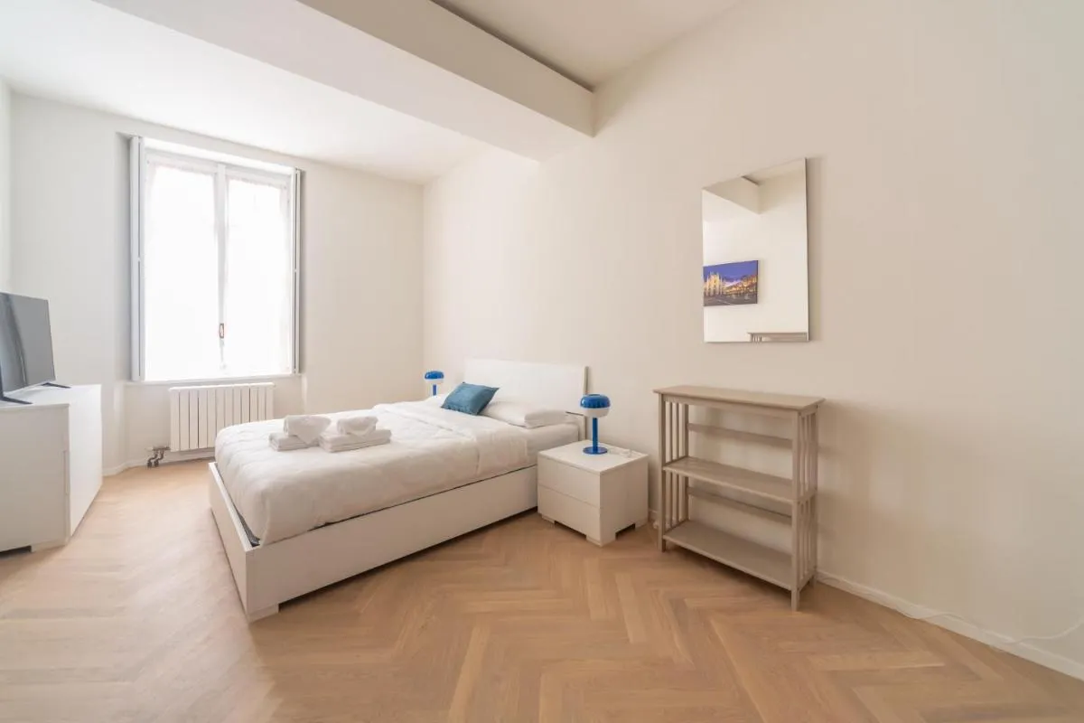 Image 6 of Charming 2-Bedroom Apartment in Milanese Building