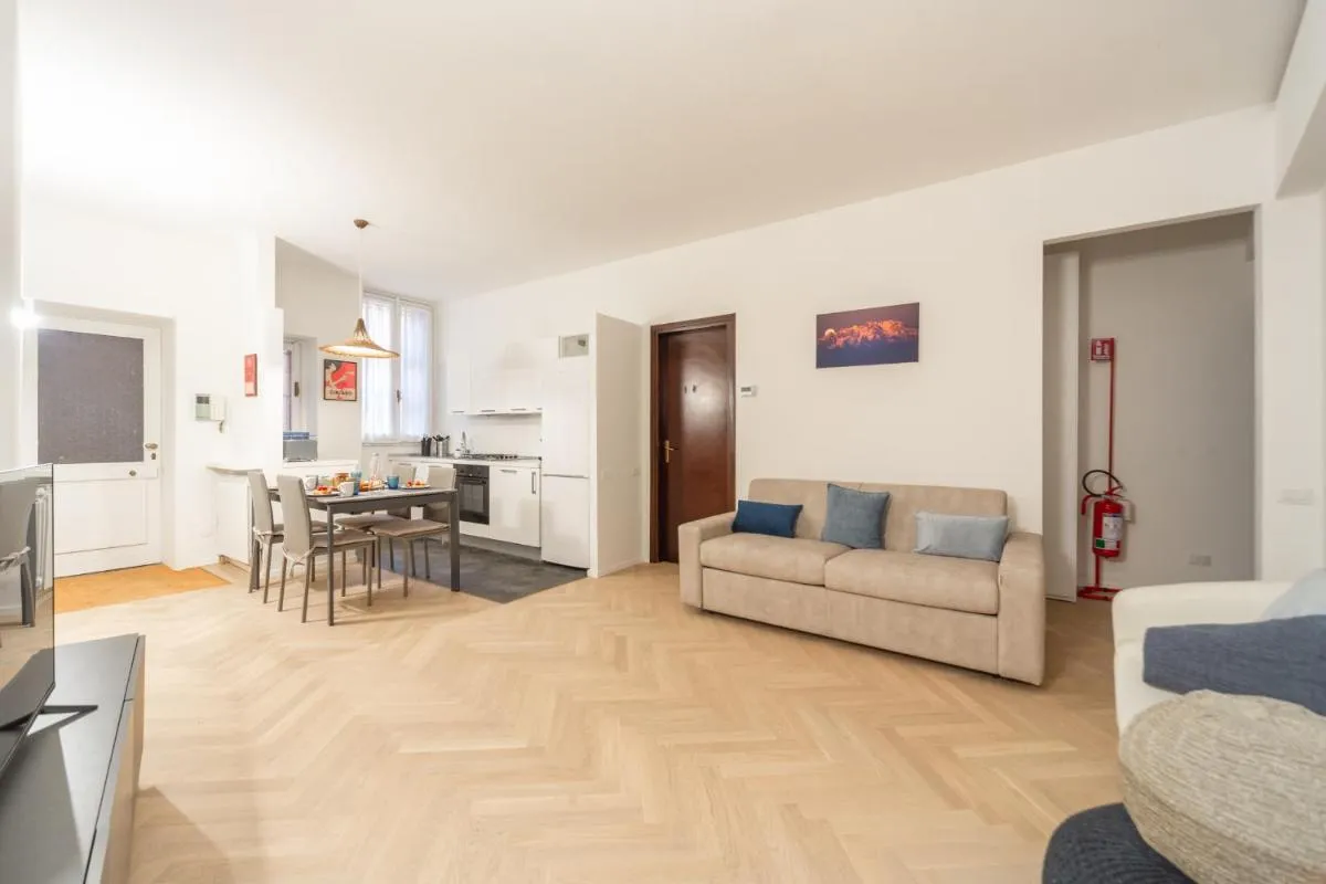 Image 4 of Charming 2-Bedroom Apartment in Milanese Building