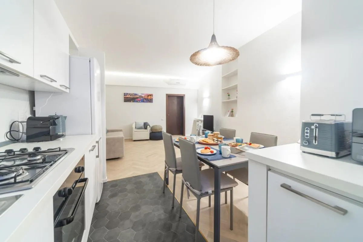 Image 3 of Charming 2-Bedroom Apartment in Milanese Building