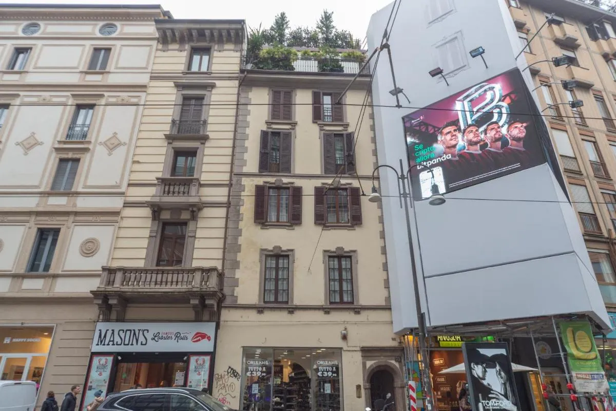 Image 5 of Charming 2-Bedroom Apartment in Milanese Building
