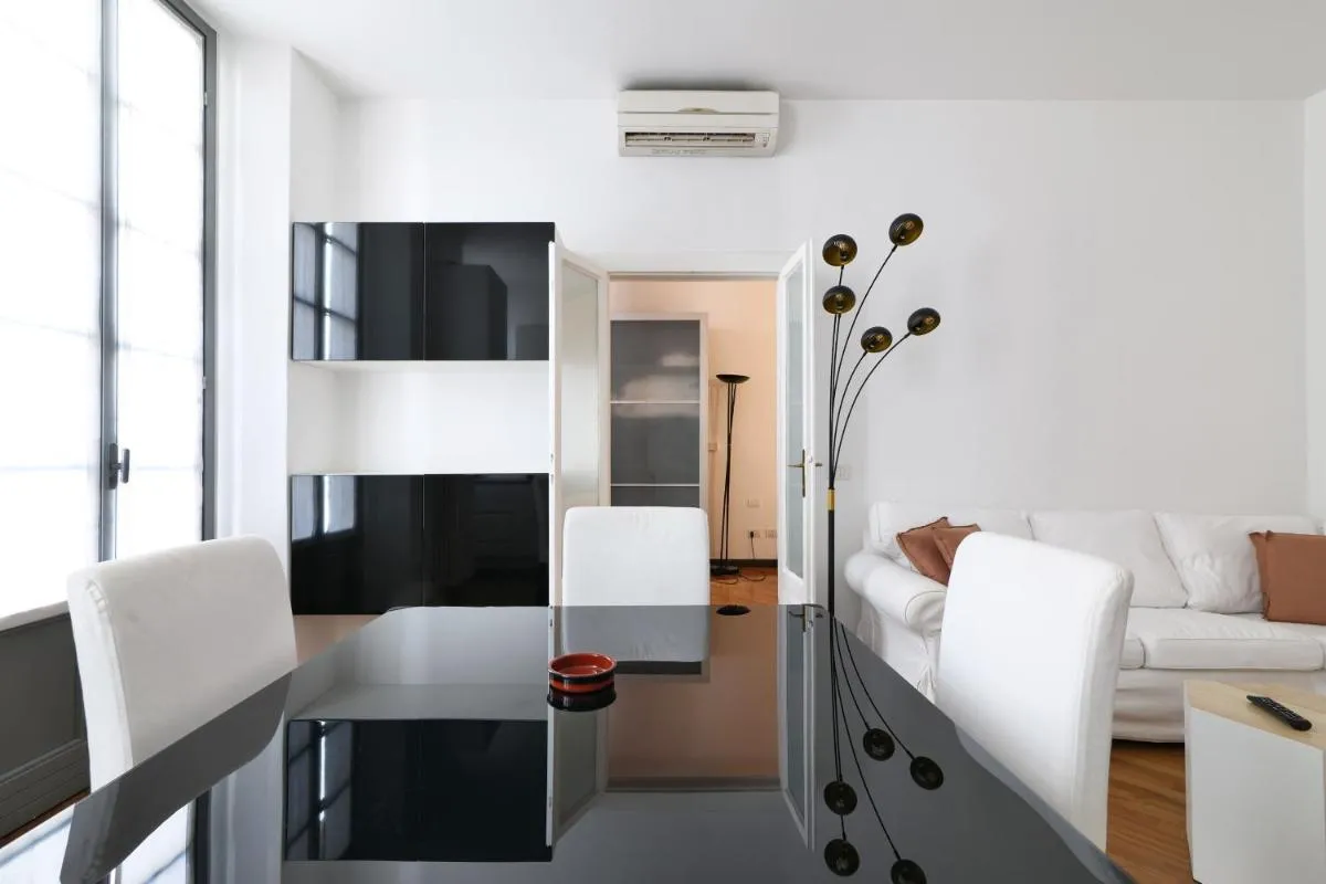 Image 3 of Charming San Babila Apt.