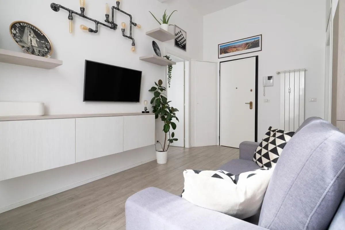 Image 4 of Cinema Suite Central Station – 10 mins CityCenter