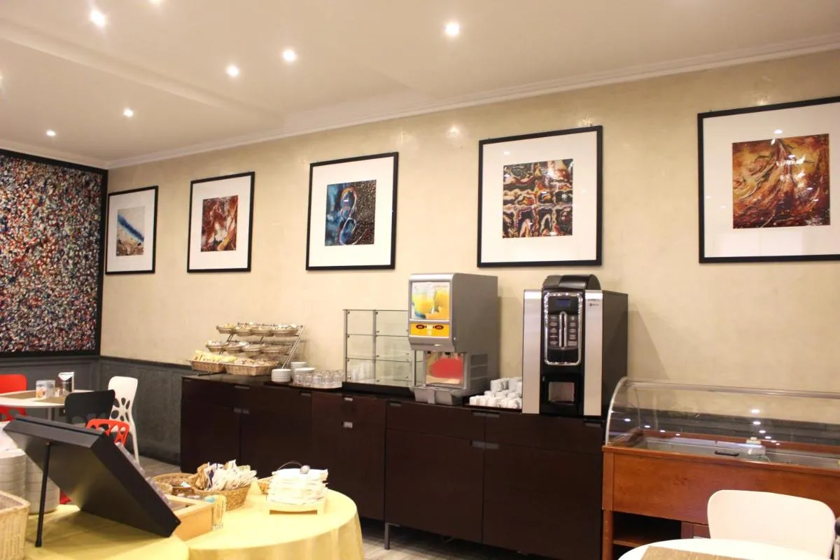 Image 3 of Club Hotel