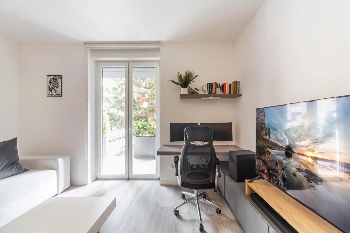 Image 4 of Comfy APT with Private Parking & Balcony