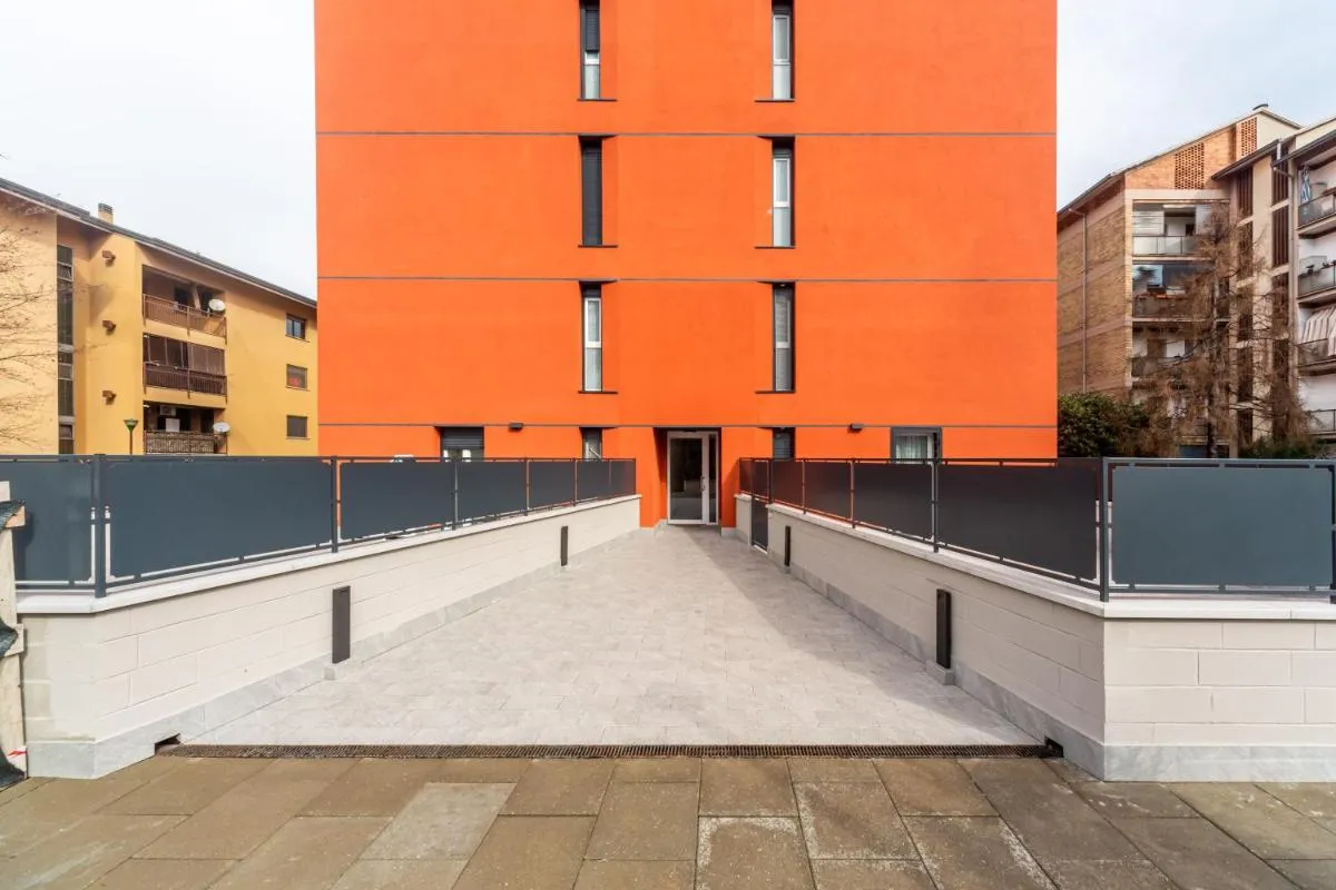 Image 5 of Comfy APT with Private Parking & Balcony