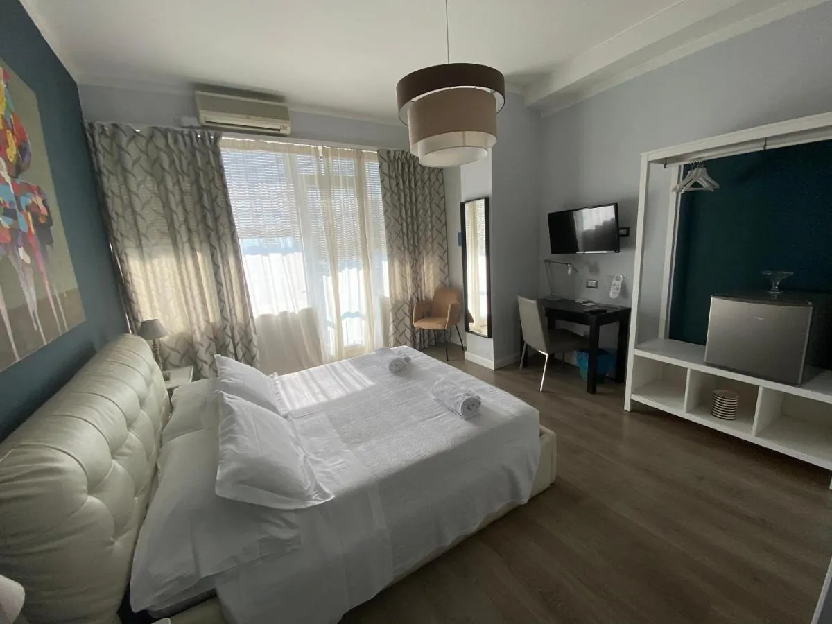 Image 2 of Corso Italia Rooms