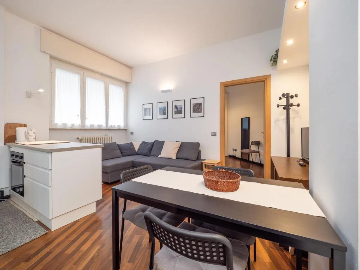 Image 4 of Cozy Apartment Near Milano Centrale – 4 Guests