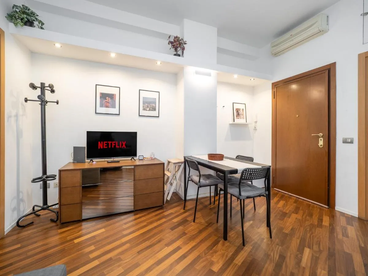 Image 5 of Cozy Apartment Near Milano Centrale – 4 Guests