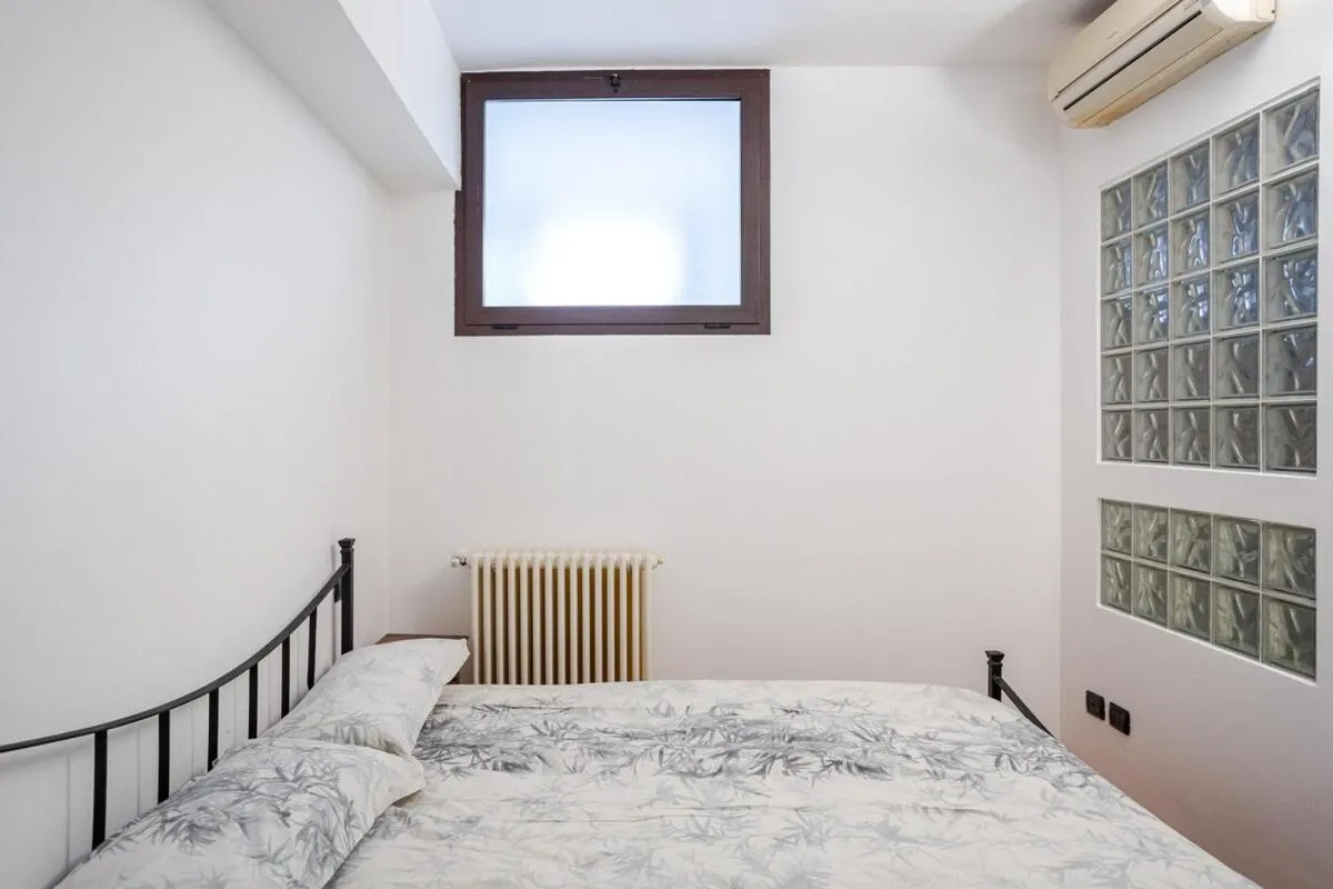 Image 2 of Cozy loft in the heart of Isola district