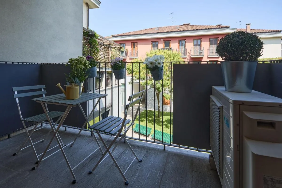 Image 4 of Deluxe Navigli