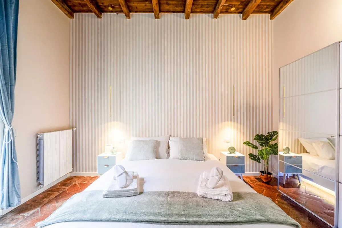 Image 1 of Deluxe Suite 94 – Porta Romana – Duomo by InnStay