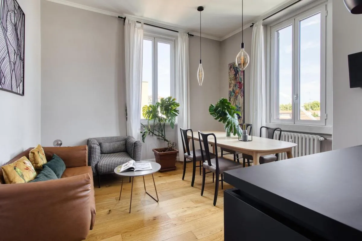 Image 4 of Design & Dine