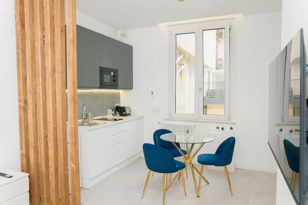 Image 3 of DomusRely – Luxury Studio Apartment Sarpi ChinaTown