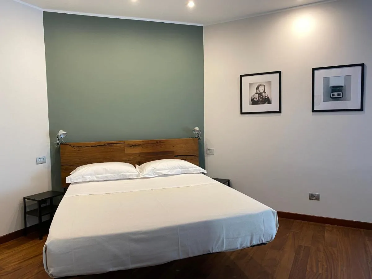 Image 1 of Dormire tra foto d’autore
